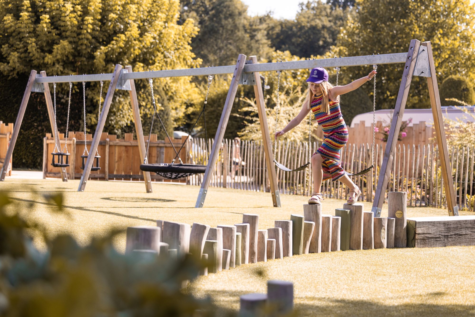 aire-de-jeux-enfants-camping-dordogne-5-etoiles-le-paradis